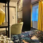 Отель Pebbles By Ring