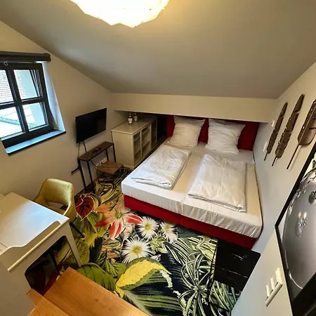 Pebbles By Ring Otel *