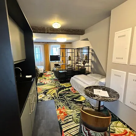 Pebbles By Ring Regensburg